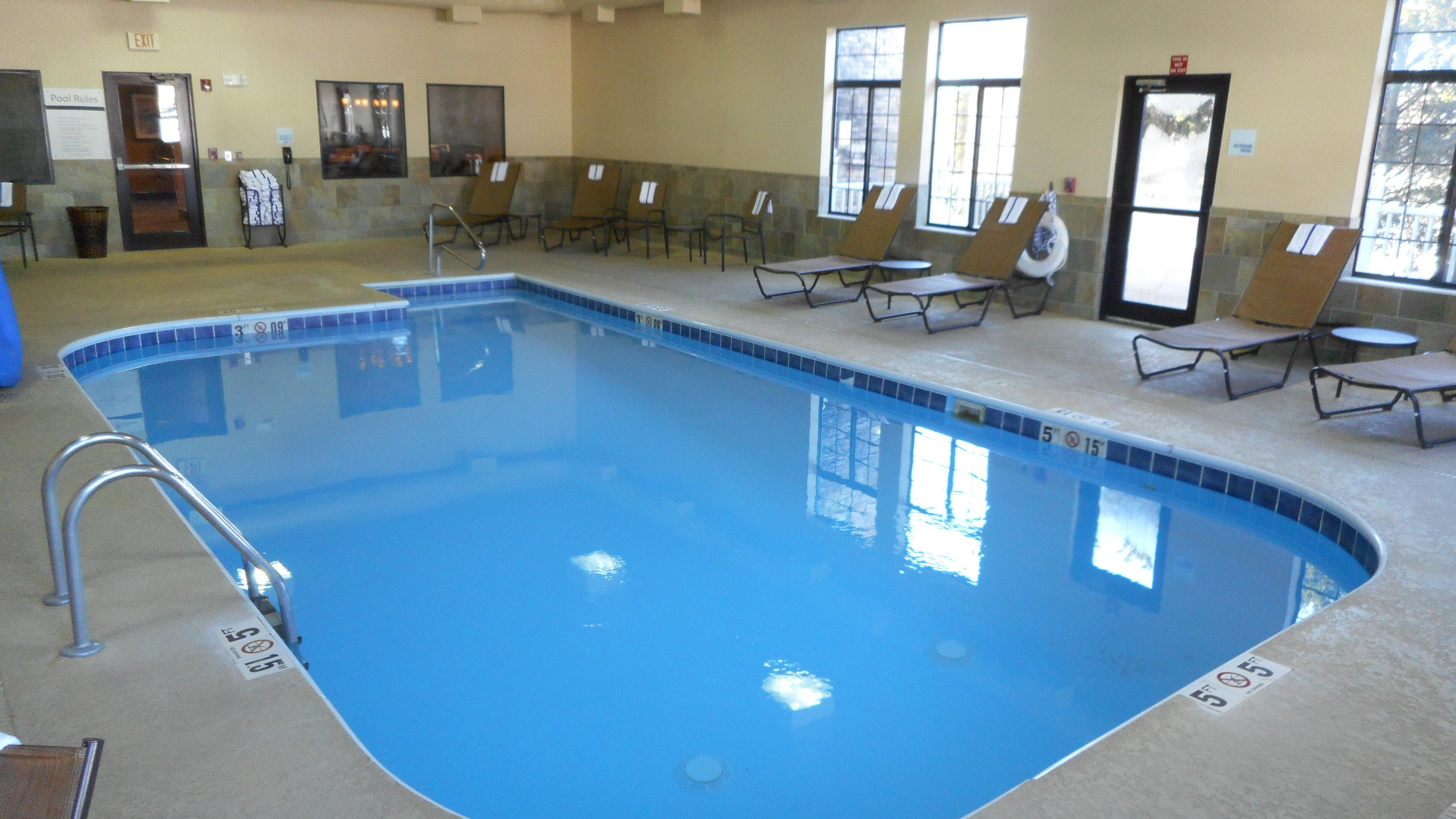 Holiday Inn Express Hocking Hills-Logan By Ihg Exterior photo