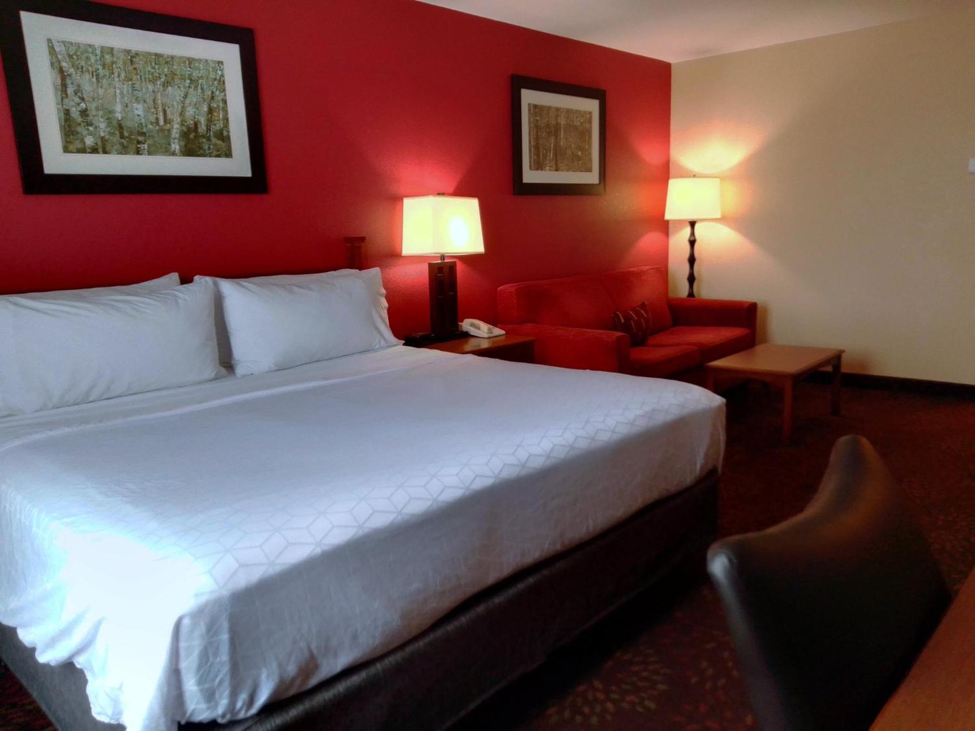 Holiday Inn Express Hocking Hills-Logan By Ihg Exterior photo