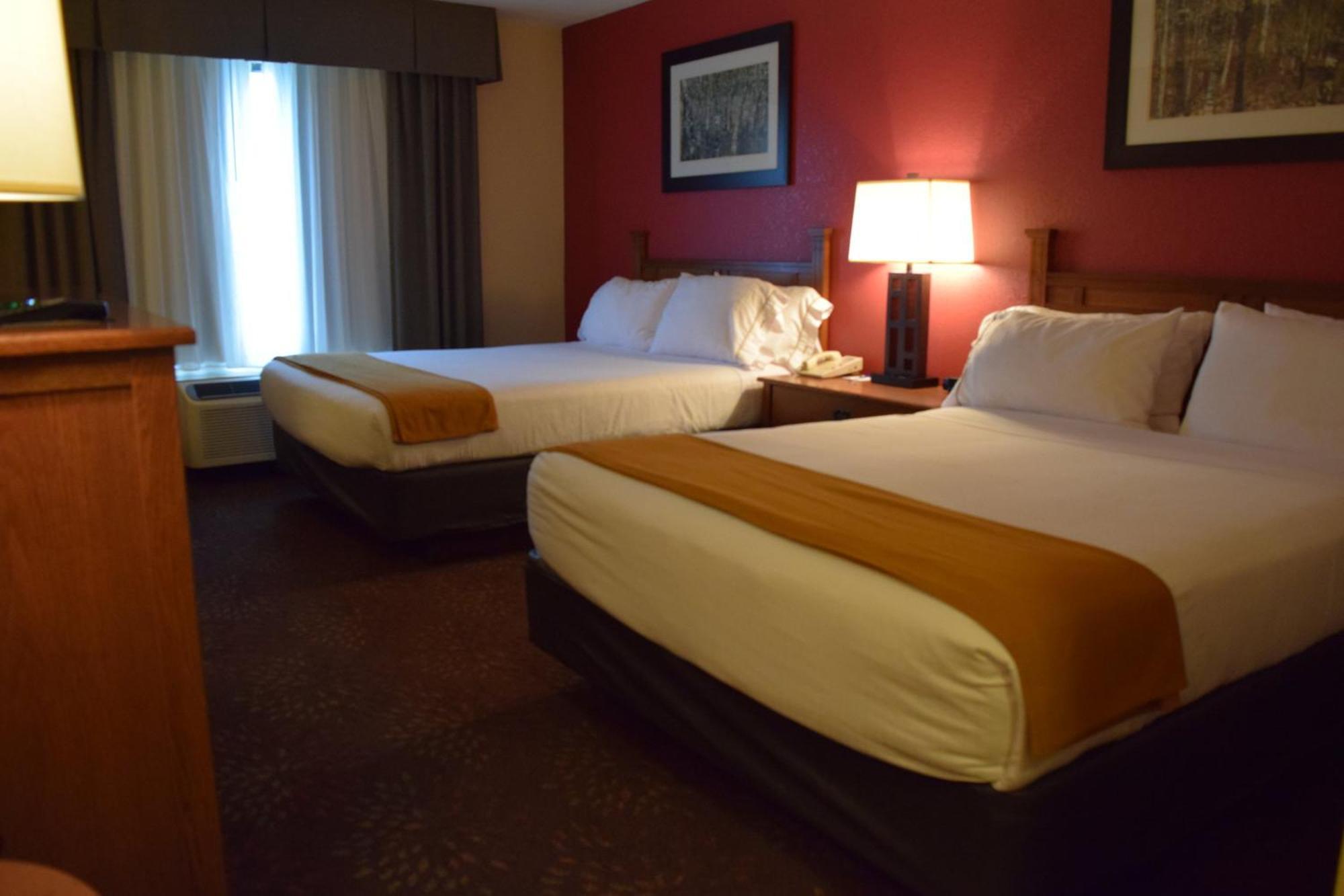 Holiday Inn Express Hocking Hills-Logan By Ihg Exterior photo